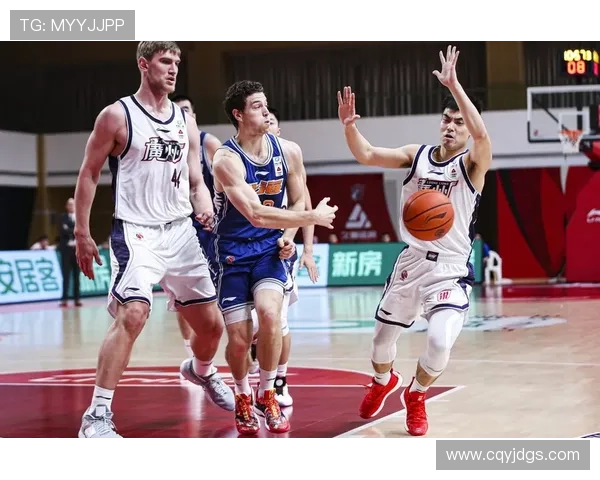 中国篮球联赛季后赛激战正酣 北京首钢力克广东宏远晋级四强
