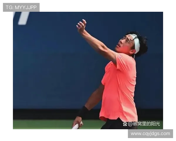 网球界新星崛起 小将突破大满贯首轮赛事挑战引发热议